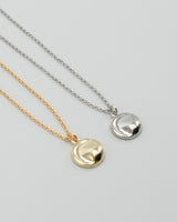 shiny swelling necklace