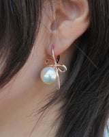elegant pearl & ribbon pierce