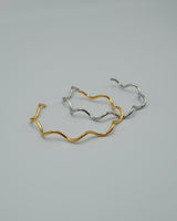 wave line bangle