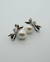 ribbon pearl earring