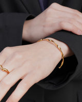 twist line stainless bangle (stainless steel)