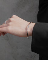 twist line stainless bangle (stainless steel)
