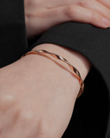 twist line stainless bangle (stainless steel)