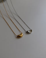 flat beans necklace