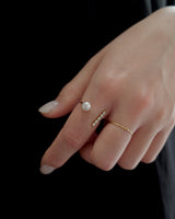 zir & pearl ring