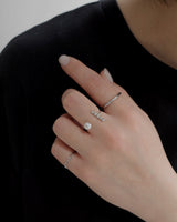 zir & pearl ring