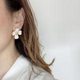 white flower pierce - beller