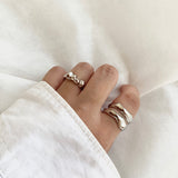 w wave ring
