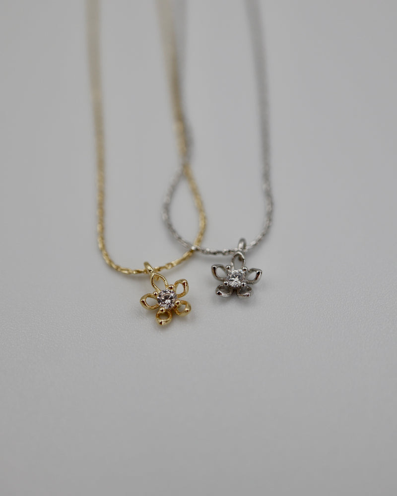 little flower necklace