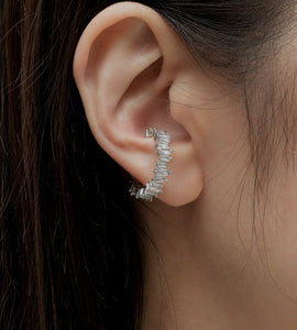 luxurious zir ring & ear cuff