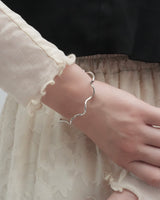 wave line bangle