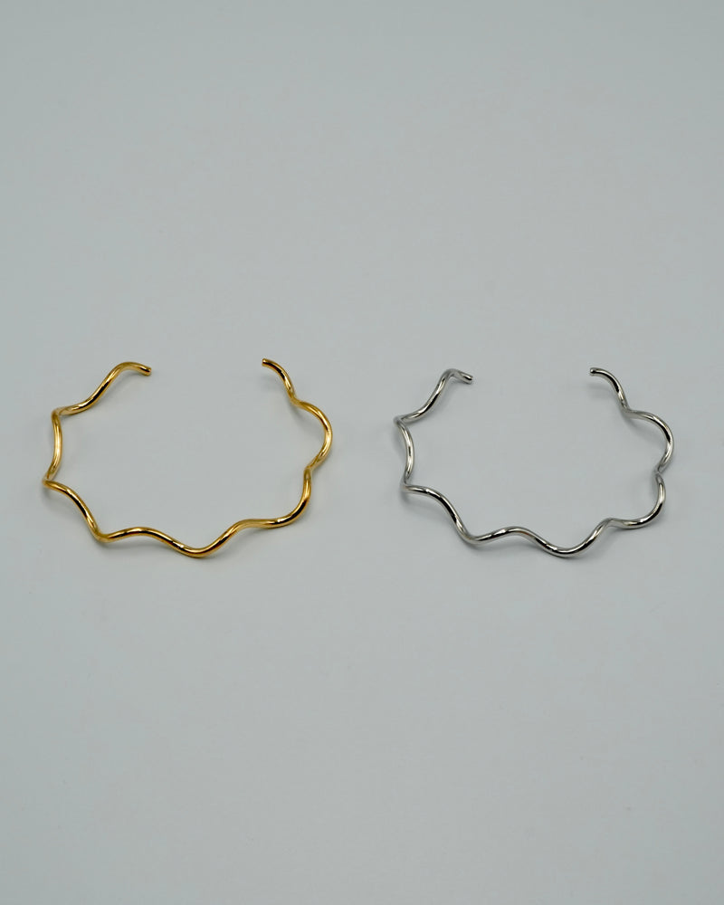wave line bangle