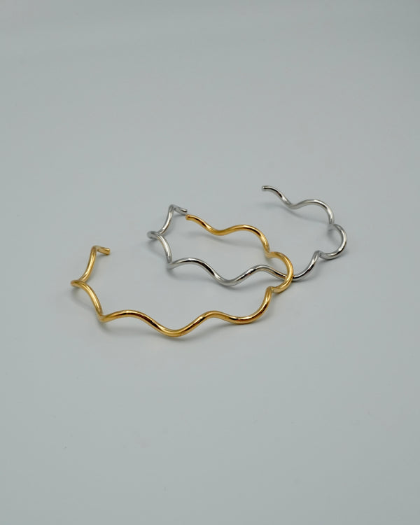 wave line bangle
