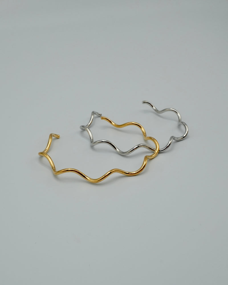 wave line bangle