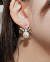 ribbon pearl earring