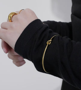 knot stainless bangle (stainless steel)