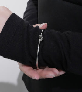knot stainless bangle (stainless steel)