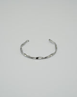 twist line stainless bangle (stainless steel)