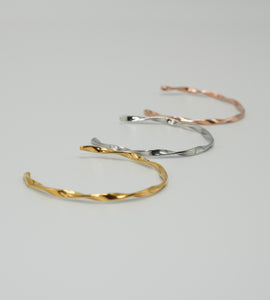 twist line stainless bangle (stainless steel)