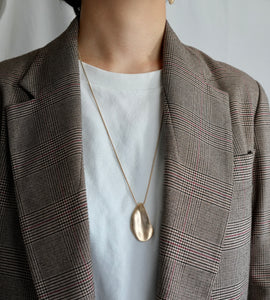 limp plate necklace