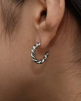 twist hoop pierce(stainless steel)