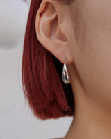 teardrop hook pierce