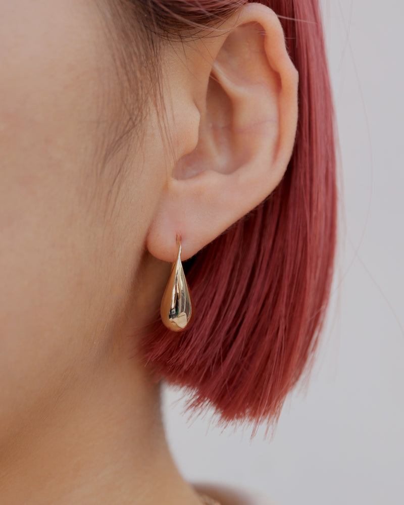 teardrop hook pierce