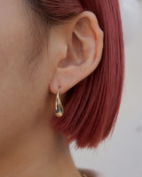 teardrop hook pierce