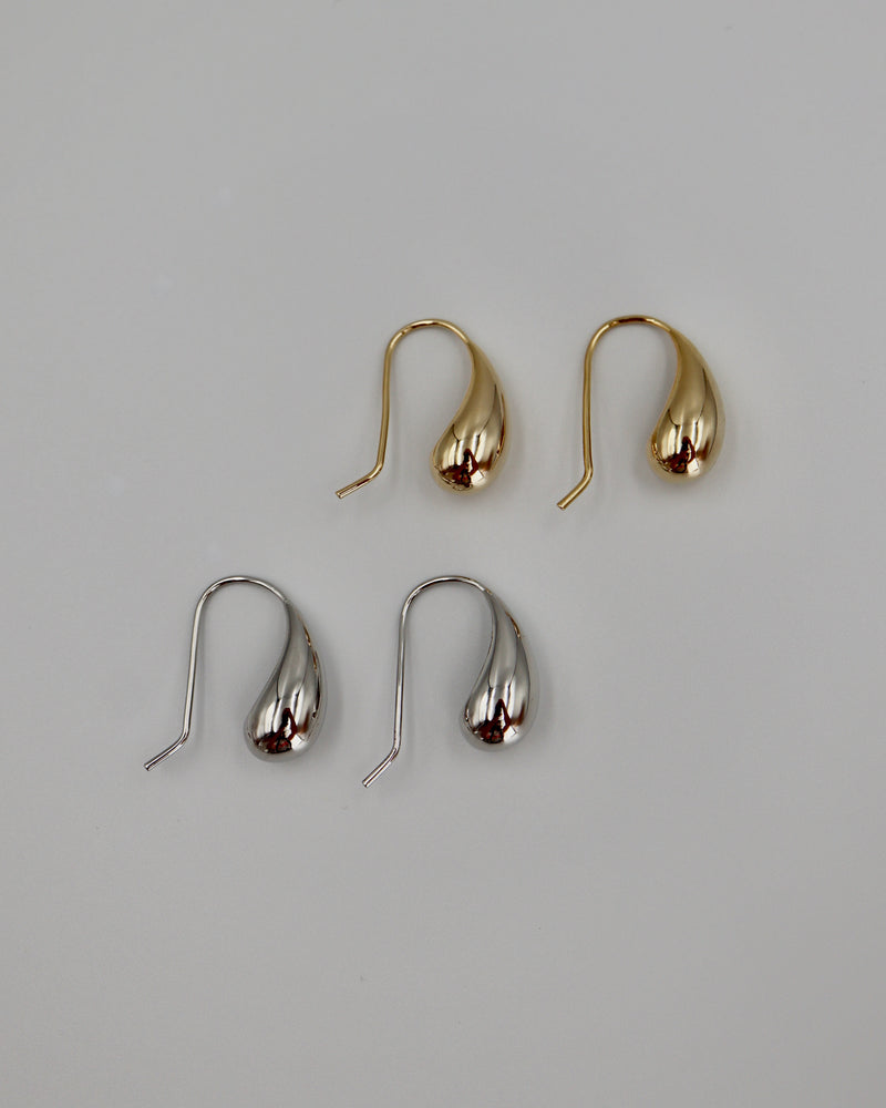 teardrop hook pierce