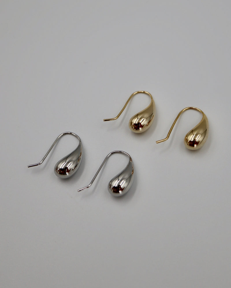 teardrop hook pierce