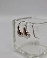 teardrop hook pierce