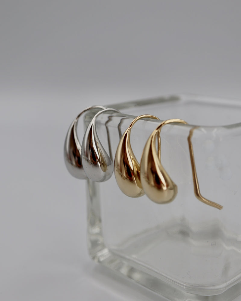 teardrop hook pierce
