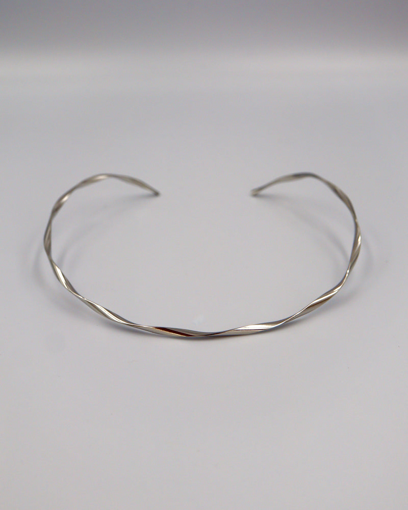 thin twist neckcuff