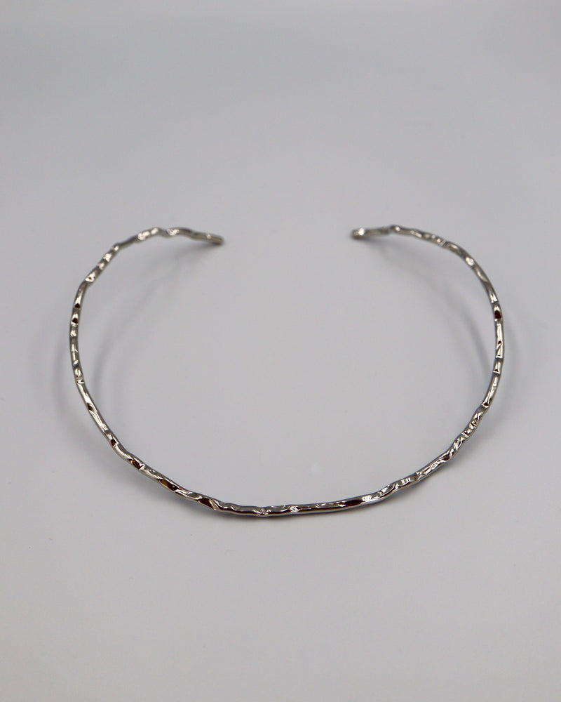 winding narrow neckcuff