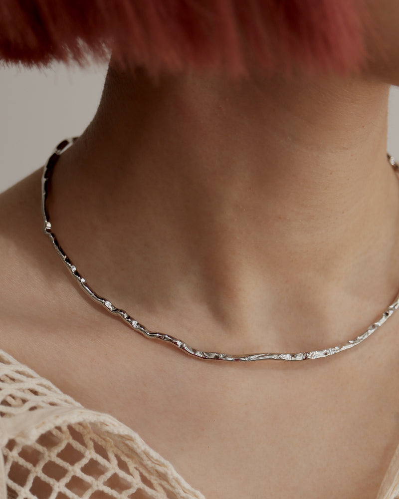 winding narrow neckcuff