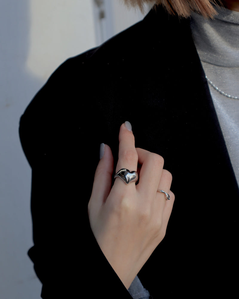 shiny heart ring