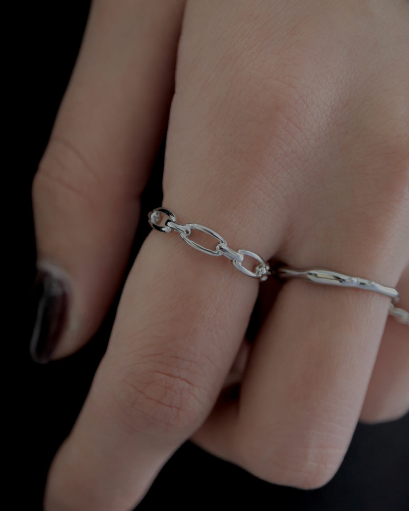 thin linking chain ring