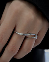 wave cross two finger ring