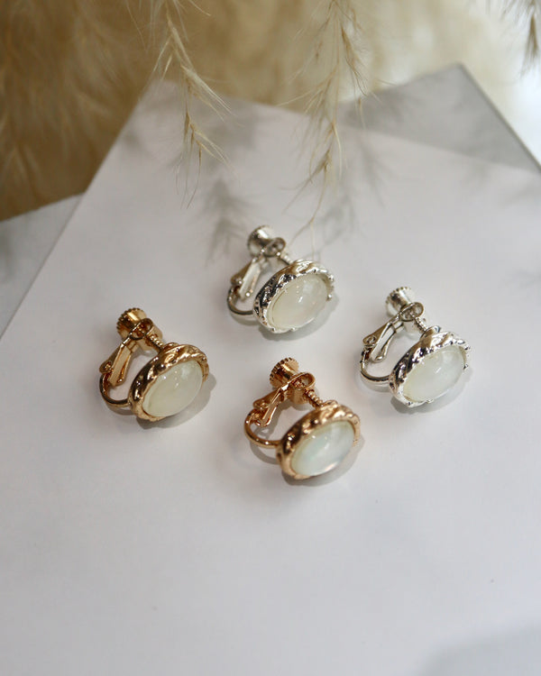 white stone pierce & earring
