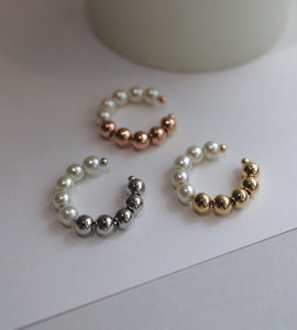 pearl & ball earcuff