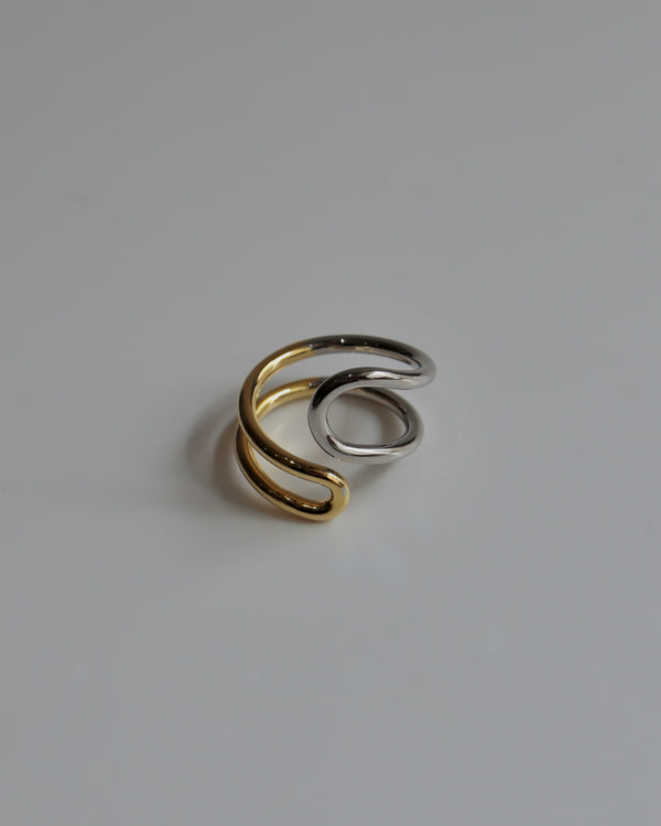 golsil band ring