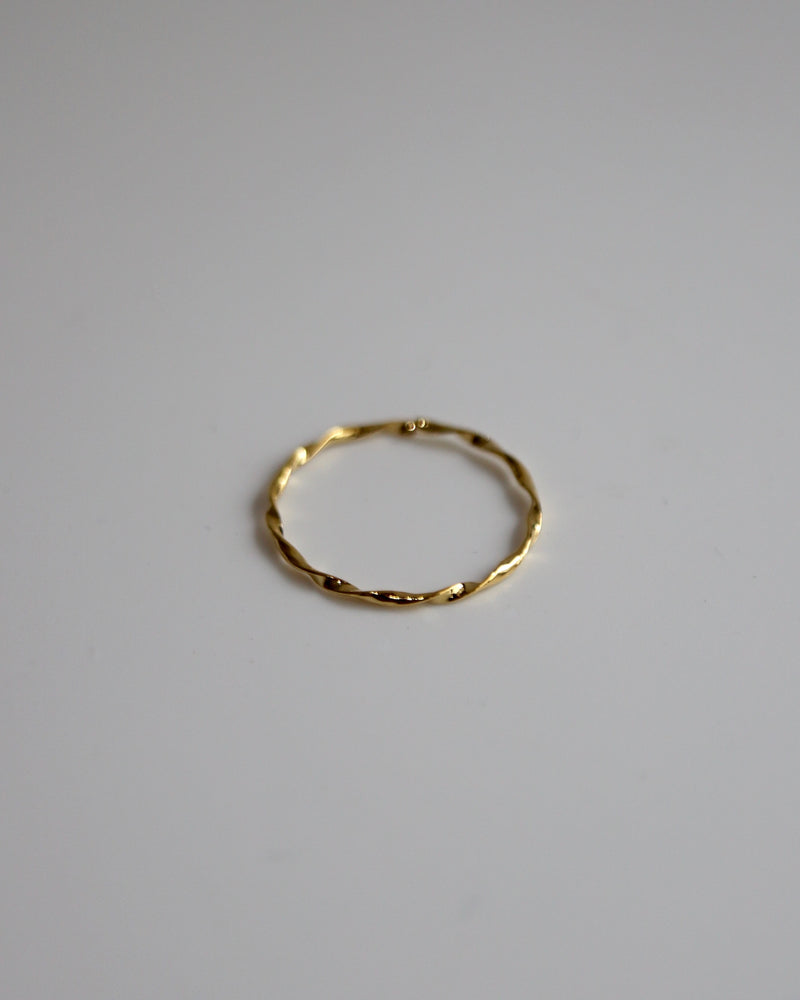 thin twist ring