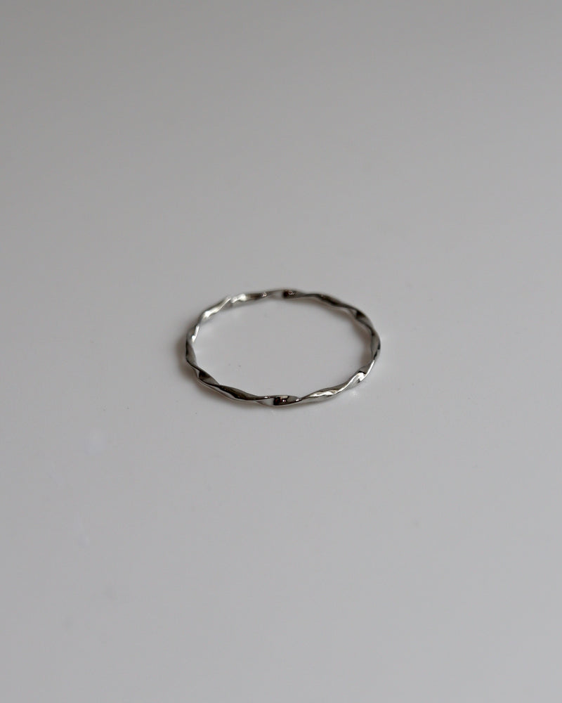 thin twist ring