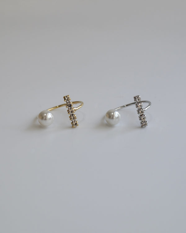 zir & pearl ring