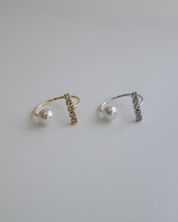 zir & pearl ring