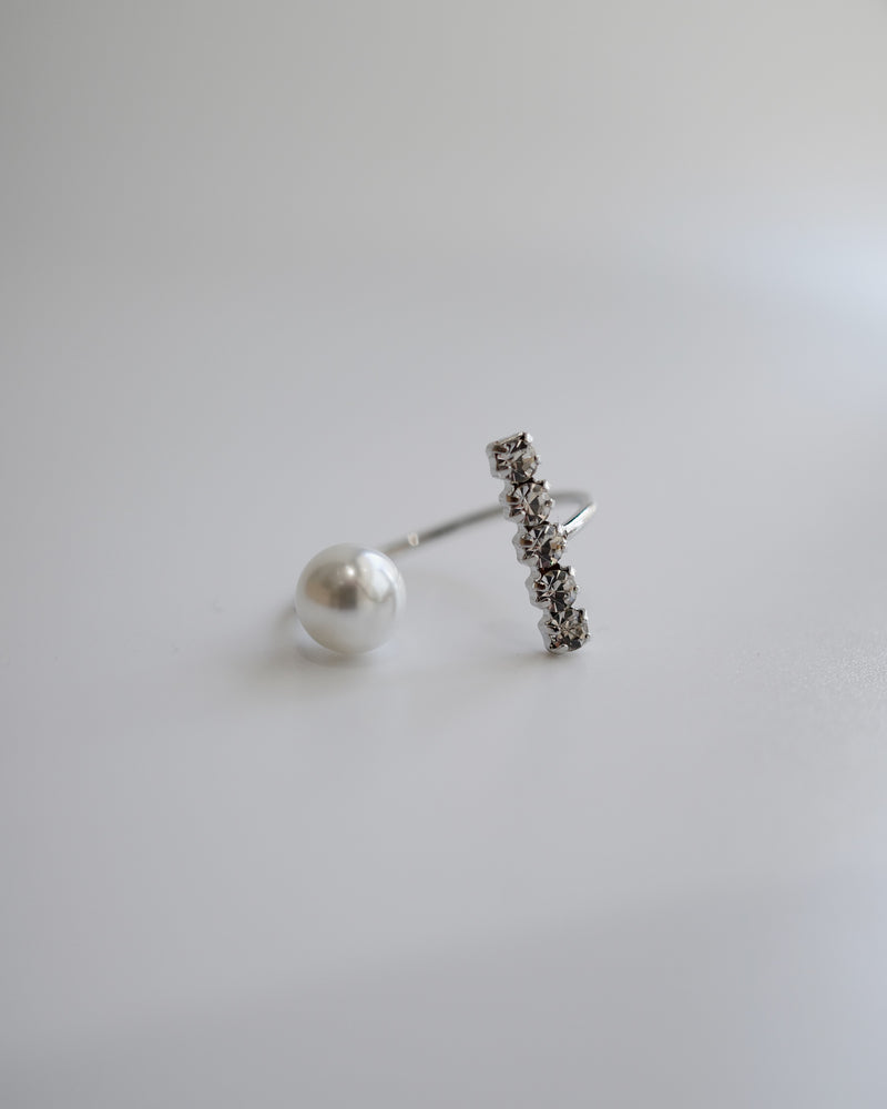 zir & pearl ring