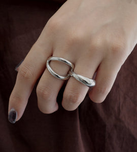 plump two finger ring