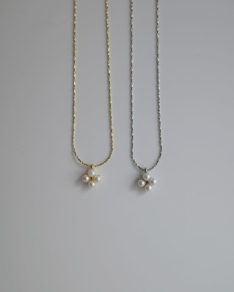 pearl clover necklace