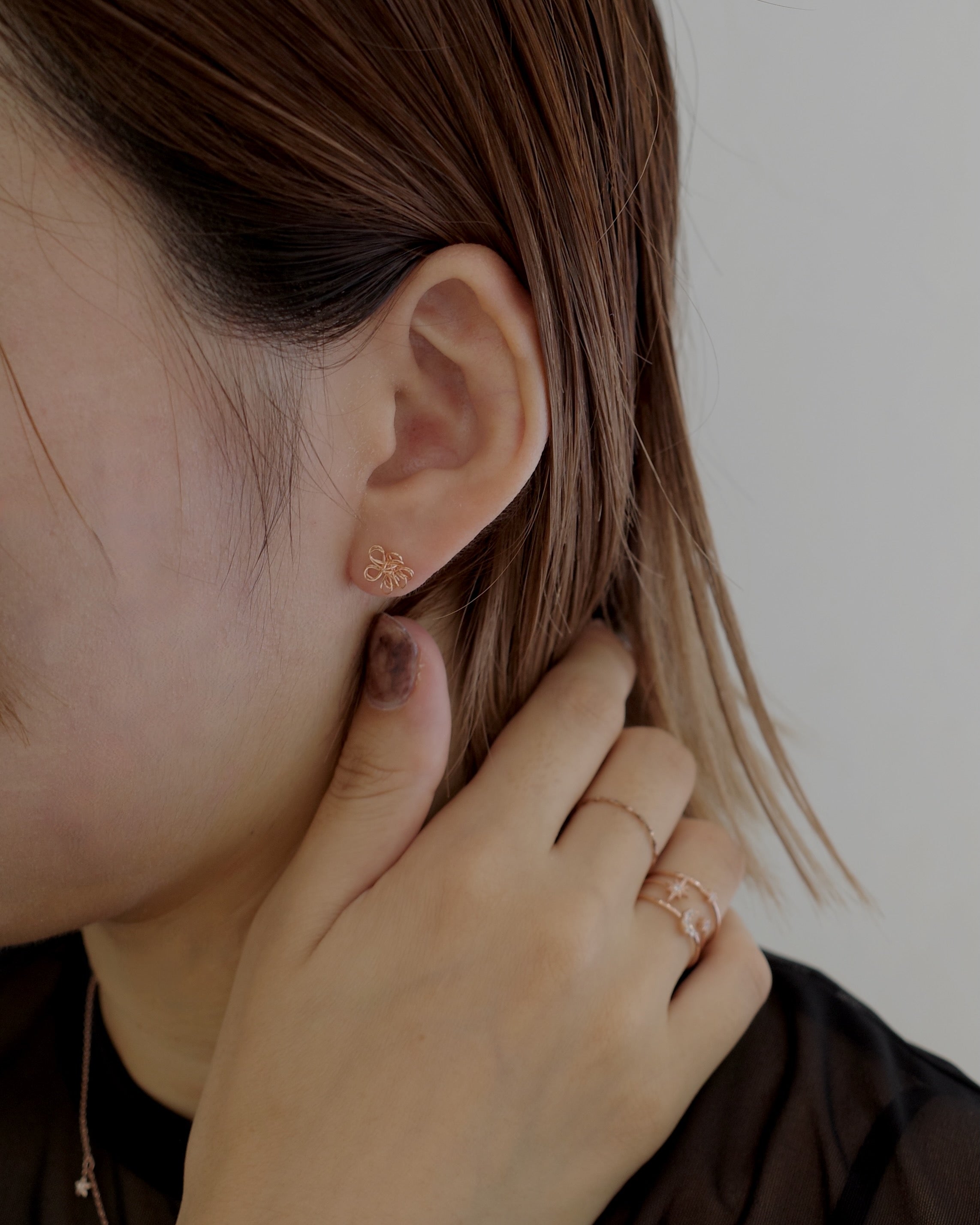 【送関込・国内発送】Girlscrew★Teeny Tiny Flower Studsピアス Teeny Tiny Flower Studs – Girls Crew