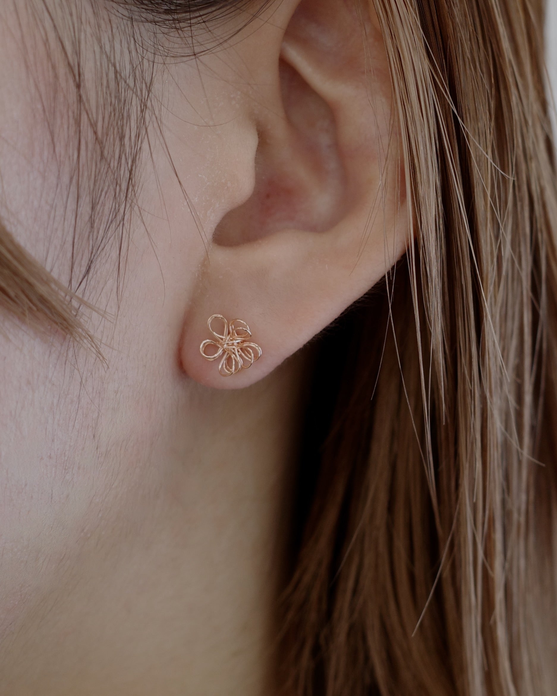 tiny flower pierce - beller